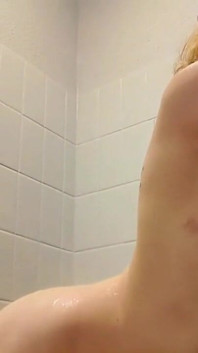 Doucheseks met een babe met genderflue