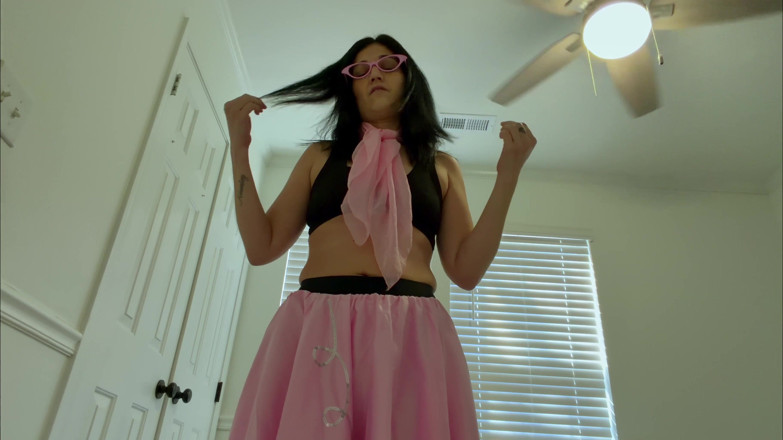 Kink in Time: Devyn Sultry '50s Obryně Fantasy 4K POV Drobné vzrušení čeká!