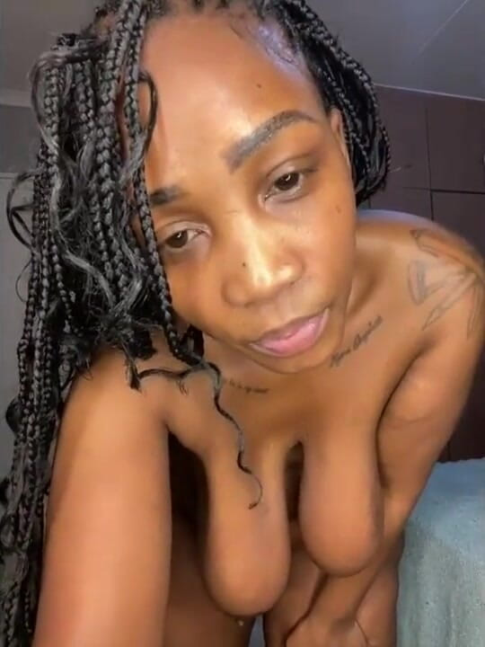Legendary Booty Overdose: Spogliarello Donnona Con Culo Grasso