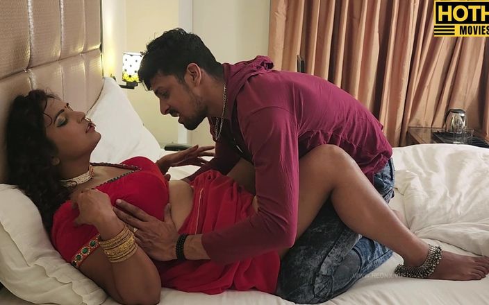 Hothit Movies: Бхабхі має секс з деаваром, як дезі стиль! Дезі порно!