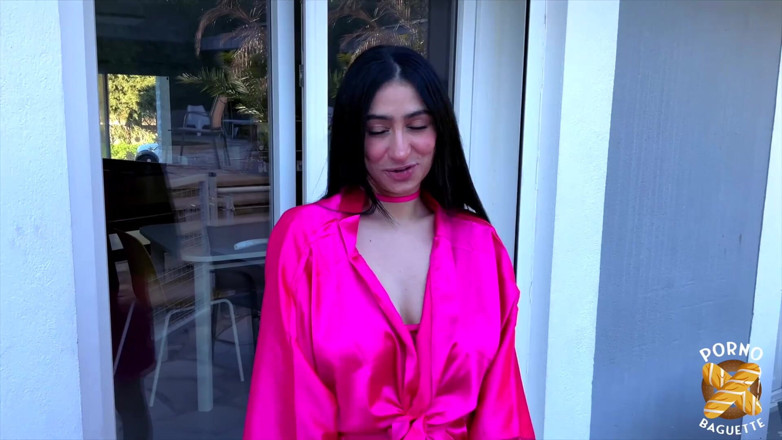 Porno Baguette: didi, apne bare stanon ke saath, do landon dvara chudaee