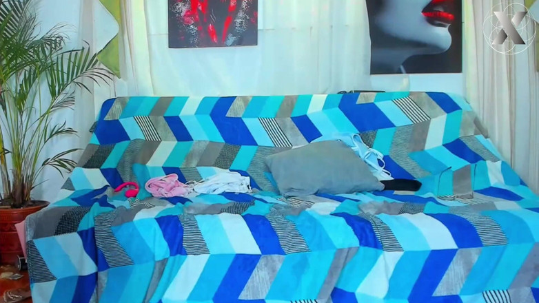 Lesbian Friends: Глубокий язык в промокшей киске