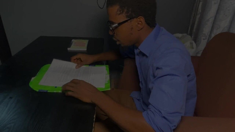 Sexy Berrie: Neserózní studentka ošukaná učitelem