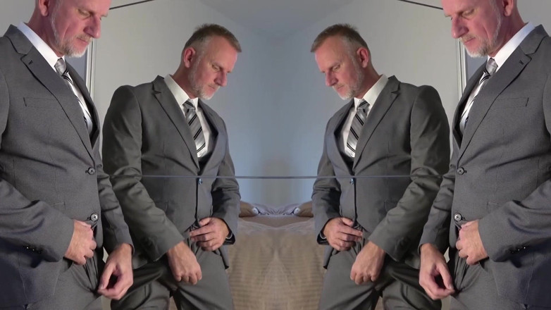 AlexBullmann: Mirrored I
