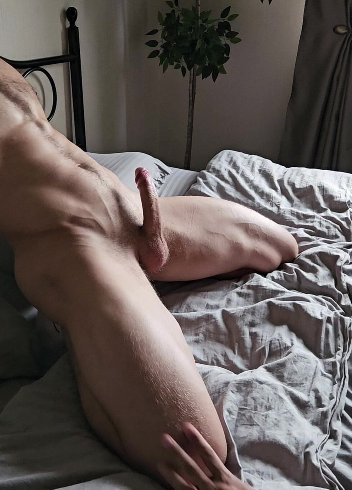 Roma_Black: Blowjob to a Sports Guy