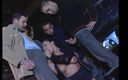 Vintage megastore: İtalyan klasik porno videosunda çifte penetrasyonda sikilen bir sürtük için sert...