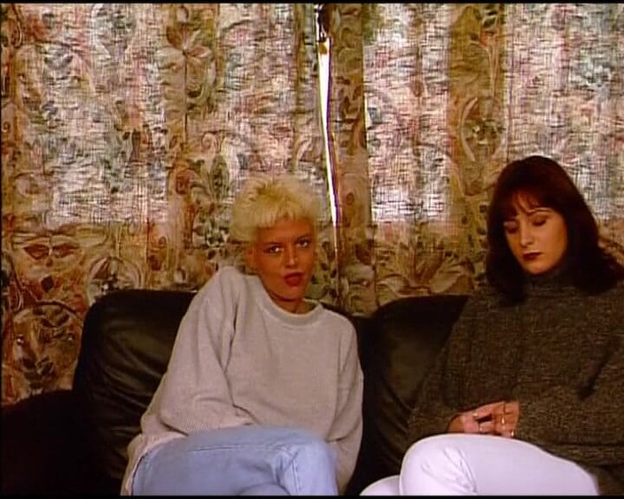 Deutsche Frauen: Chicas lesbianas de Alemania se tocan