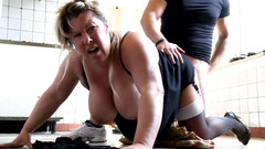 Deutschland porn: Tante rambut pirang dengan toket besar suka banget sama kontol...