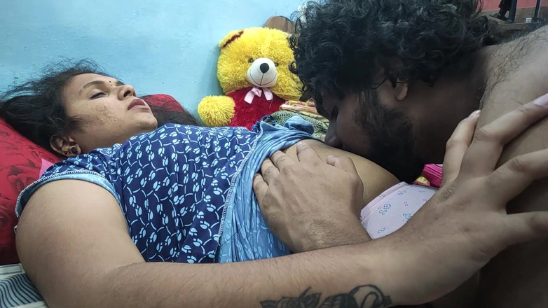 Vaishnavysharunraj: Remoção noturna e romance quente com peitos da imprensa