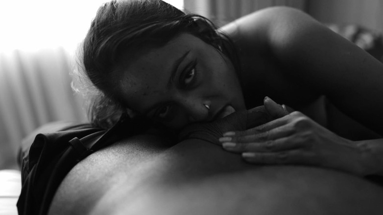 Sexymaal12324: Bú cu bạn trai của tôi rất mạnh bạo trong...