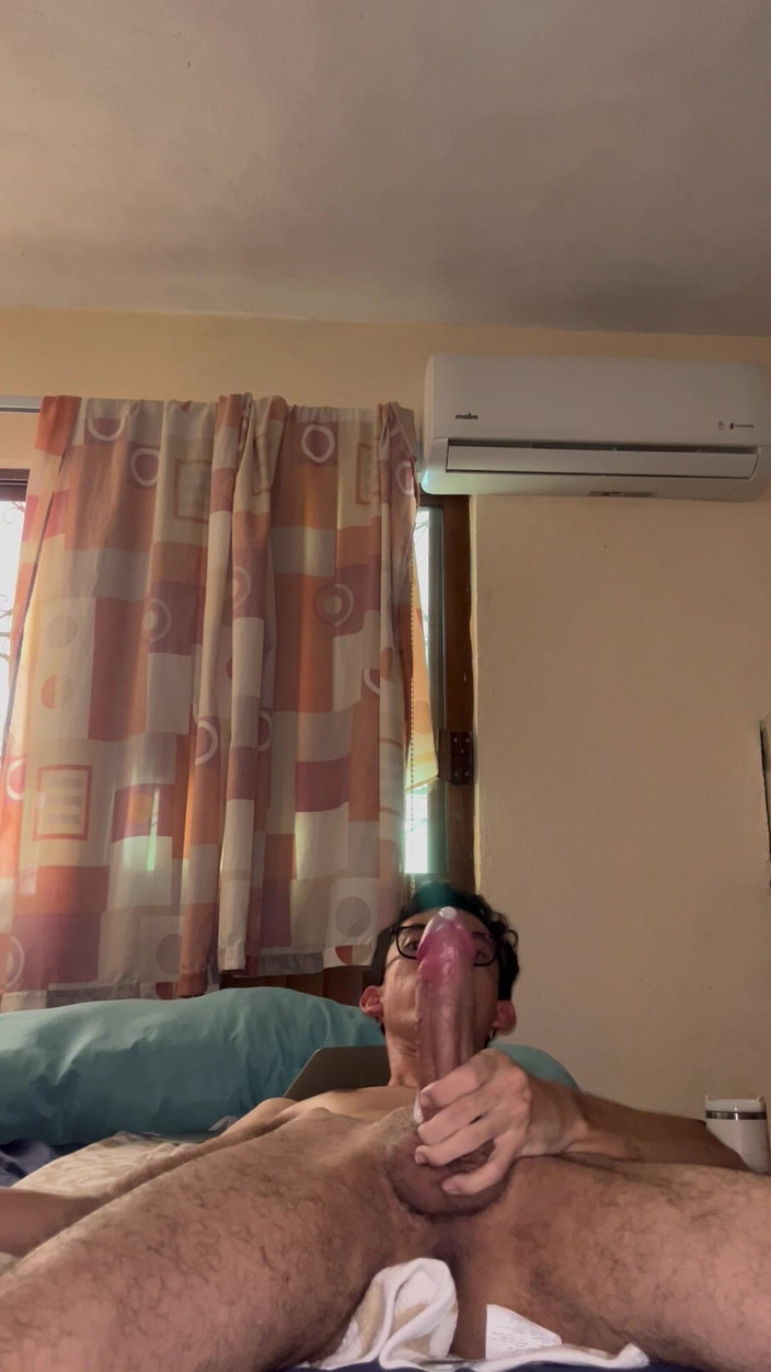 Twink cool: Să faci sex cu un prezervativ și să ejaculezi bogat