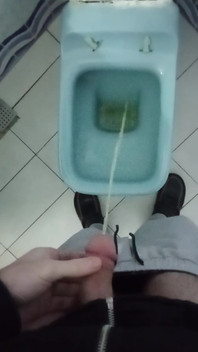 Pissing Video