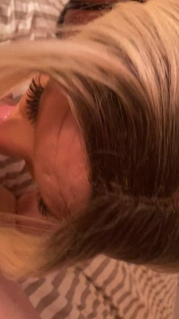 KylieKissesXXX: KylieKissesXXX pompino grosso cazzo