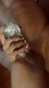 Ở nhà một mình sục con cu của tôi với stroker xuất tinh mạnh