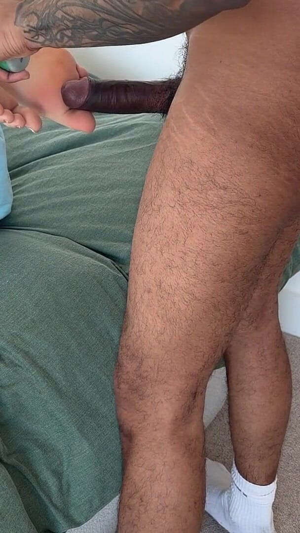 White Slut Uses Her Stinky Soft Soles to Milk Black Guy Hard (Scarlet XOXO)