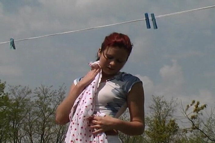 Porno kino: Redhead Teen From Germany Likes to Pee All Over