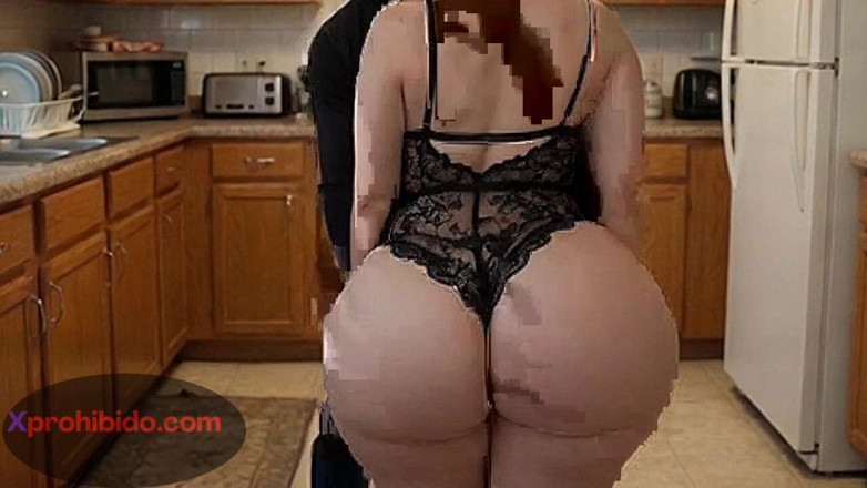 Xprohibidox1: Petite Big Ass Girl Shaking It in the Bedroom