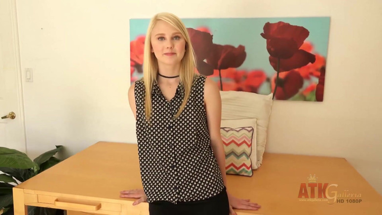 ATKIngdom Fans: Blonde teen showing her sexy body at casting