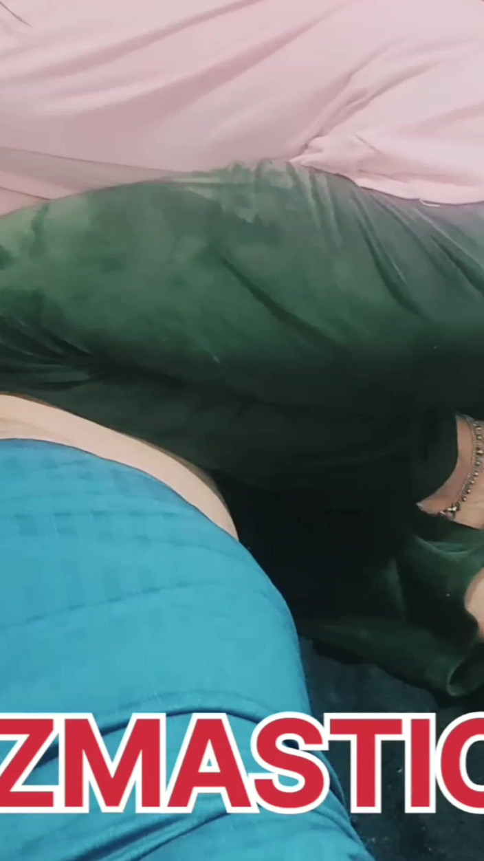 Xyzmastilcing: Bhabhi ji lutschte den penis sehr gut