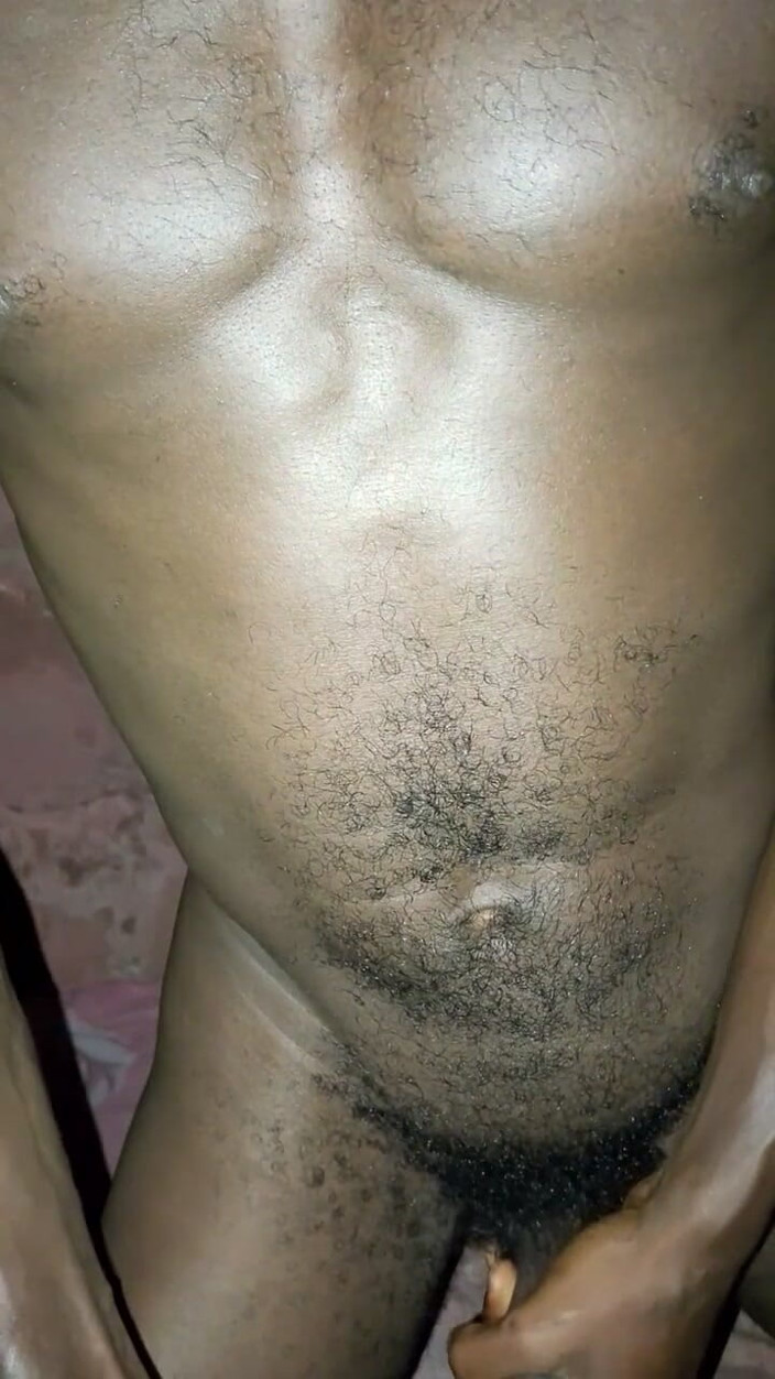 Masturbator emmy: Big Cock Pees and Fucks His Bed Conspicuously
