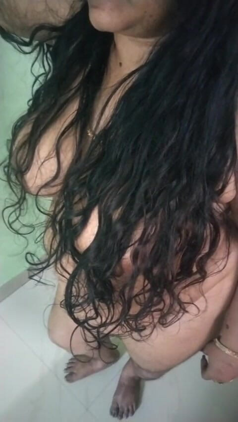 Tamil lesbian: Tamil kadın lodge'da genç oğlanla edepsizce konuşuyor