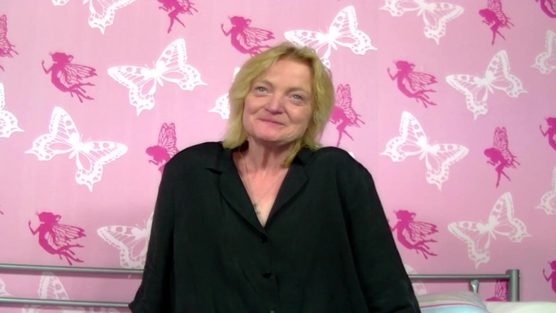 Deutsche Frauen: คุณยายเยอรมันผมบลอนด์ช่วยตัวเองโสด