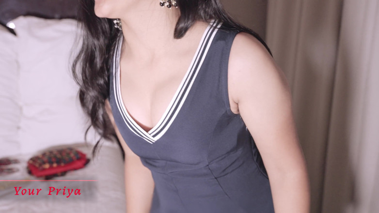 Your Priya: Sexy nevlastní sestra žárlí na nejlepší kamarádku poté, co nevlastní bratr...
