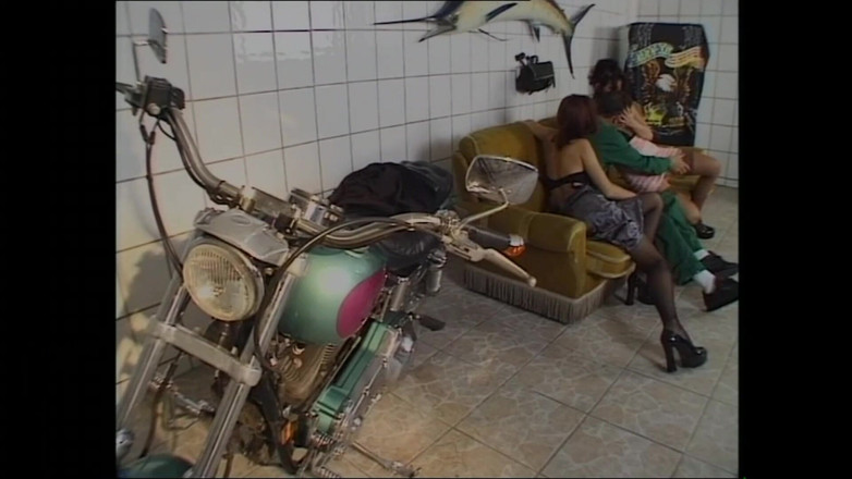 MMV TV - our best full movie: Mamă sexy excitată are poftă de distrugere anală în seara asta (film...