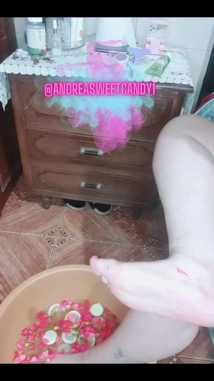 Whitekitten: 3997284552.mp4