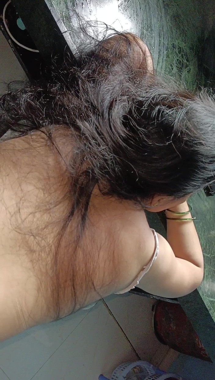 Poonamrandi143: 부엌에서 따먹히는 시누이