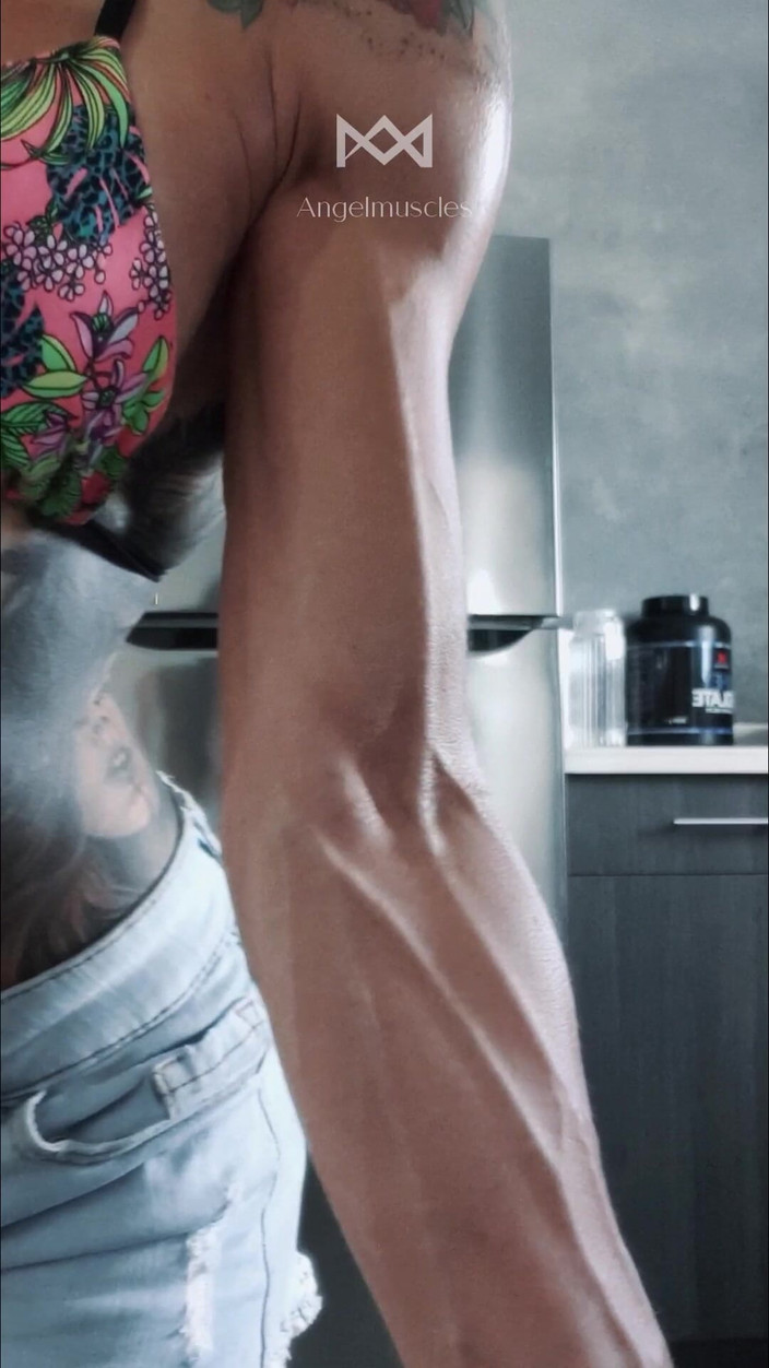 Angelmuscles: 独奏 Venas En Mi Cocina