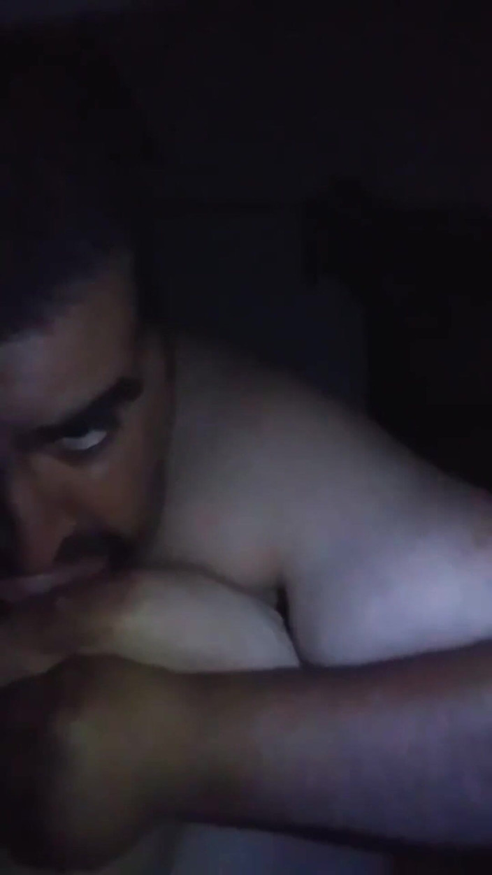 Chubbytits16: Cine o vrea?