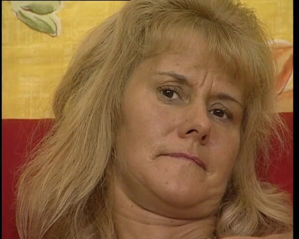 YOUR FIRST PORN: Regina, eu sou mais velha, mas ainda estou com tesão