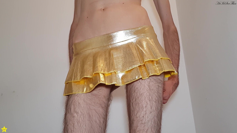 HeIsSooThin: Golden Miniskirt -tidak sabar- cuba