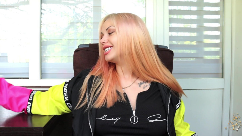 Goddess Misha Goldy: Sigara içmeme ve ödüllendirmeme o kadar bağımlısın ki!