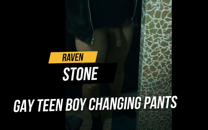 RavenStone: Ragazzo adolescente gay si cambia i pantaloni nudo nel negozio