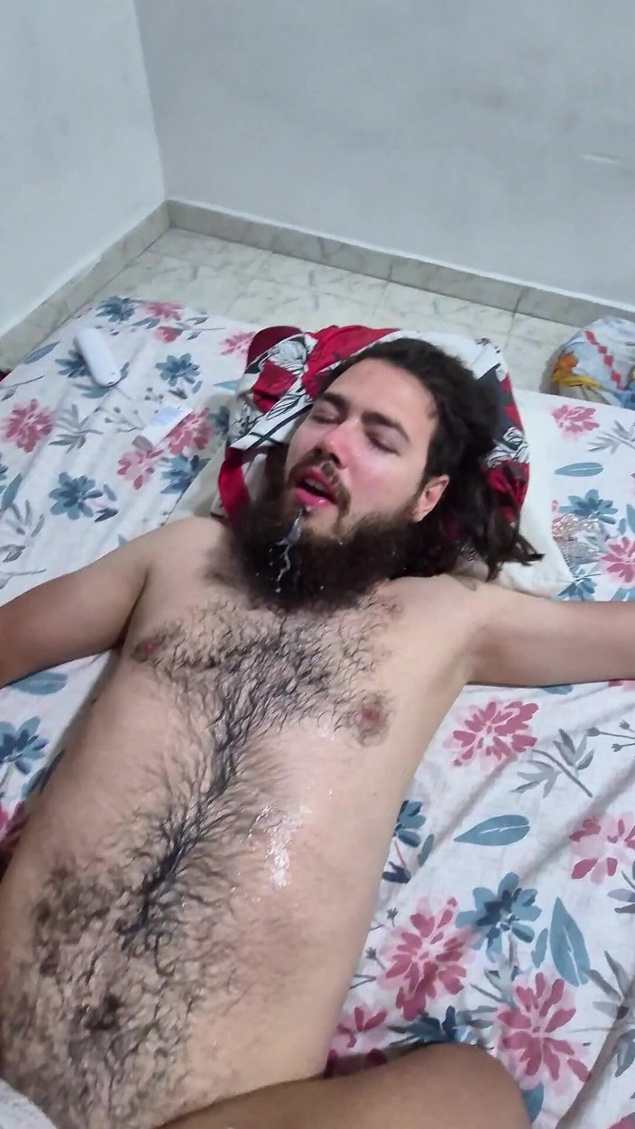 Pikaa6: Latte Dalle Mie Tette Nella Barba Del Mio Vicino