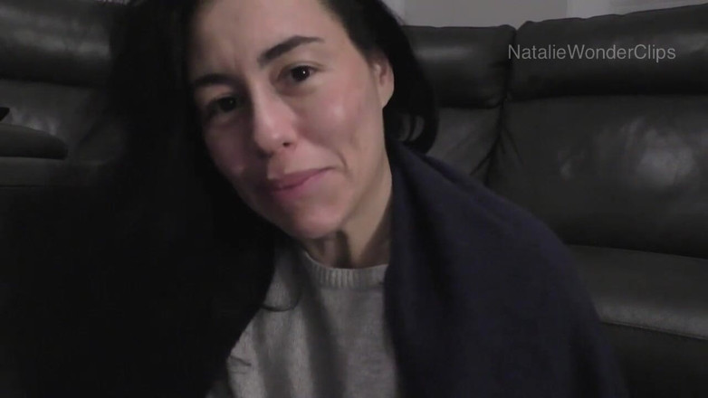 Natalie Wonder: Pod kašmírovou dekou - nevlastní otec špehuje, zatímco dáváš velký úsměv na obličej...