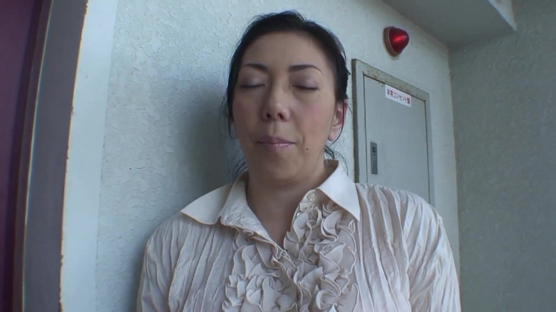 Asiatiques: Asiática morena en entrevista