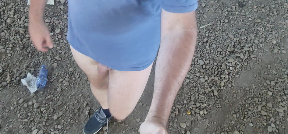 Mirko2589: Caminando desnudo