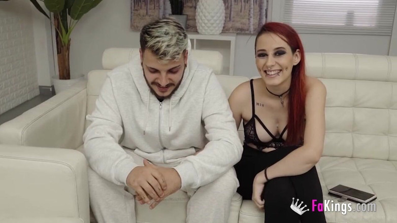 FAKings: She leaves her wife being fucked, a very cuckold dude
