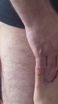 Istri dan suami biseksual nyepong kontol tamu dan jilat sperma di adegan lengkap ep 31811