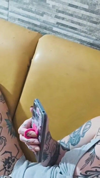 Si Dia mendapati saya melancap dan menawarkan untuk merakam blowjob super tegar.