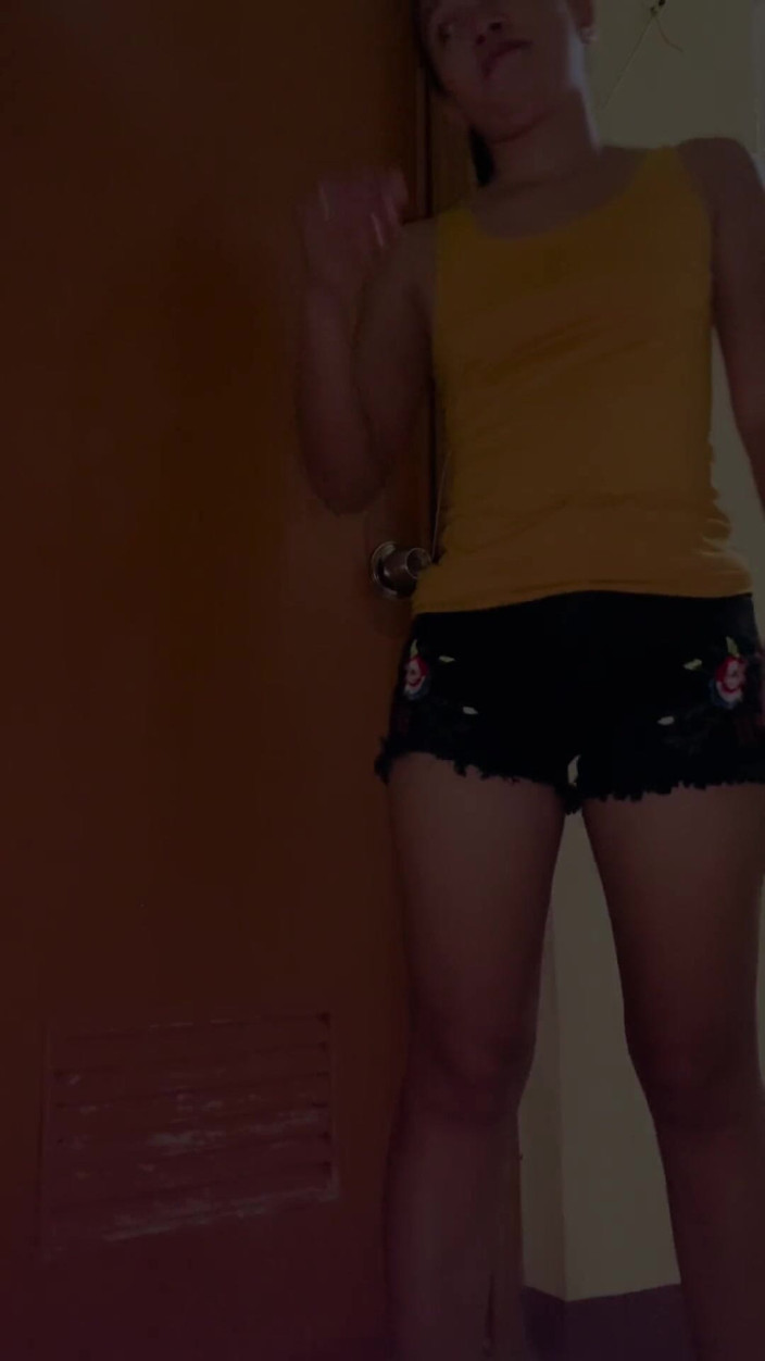 Arramia: Memek sempit cewek pinay dicrot di dalam dan telan sperma...