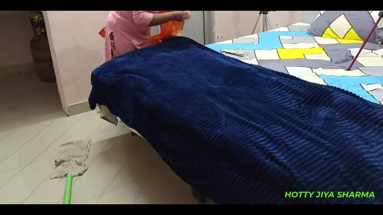 Desi Club House: Трахаю падчерку моєї покоївки