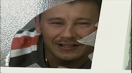 Muschi movie official: Owłosione cipki ruchają się w łazience