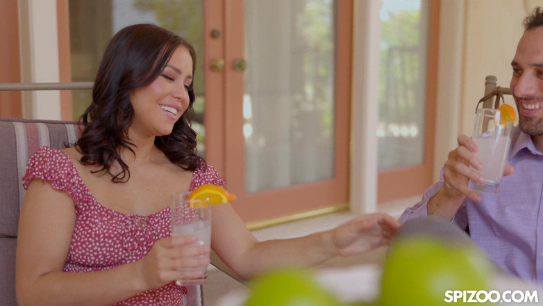 Spizoo: Jealous wife Alina Lopez punishes her cheating husband