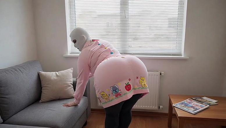 Xprohibidox1: Zamaskowany nauczyciel BBW Twerks Ogromny tyłek i paski w różowym...