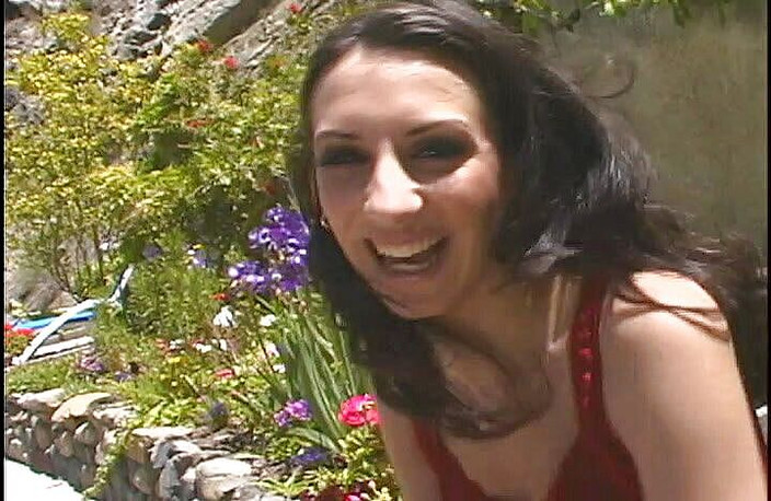 Cryptostudios: Teen brunetka chůva pěkně kouřila svého šéfa za větší plat