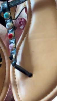 Cum Splattering in a Stinky Toe Sandal
